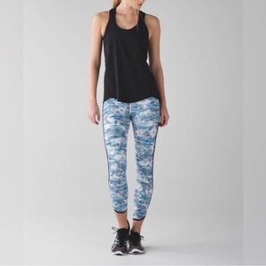 Lululemon Real‎ Quick Tight Blurry Belle Multi / Hero Blue Size 4